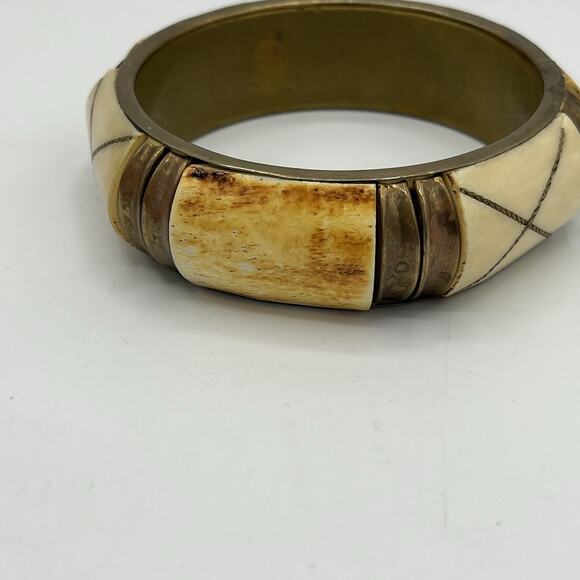 Stone Brass Women’s Cuff Bracelet Ivory Tone Slip On Boho Peasant Nature - Picture 5 of 13